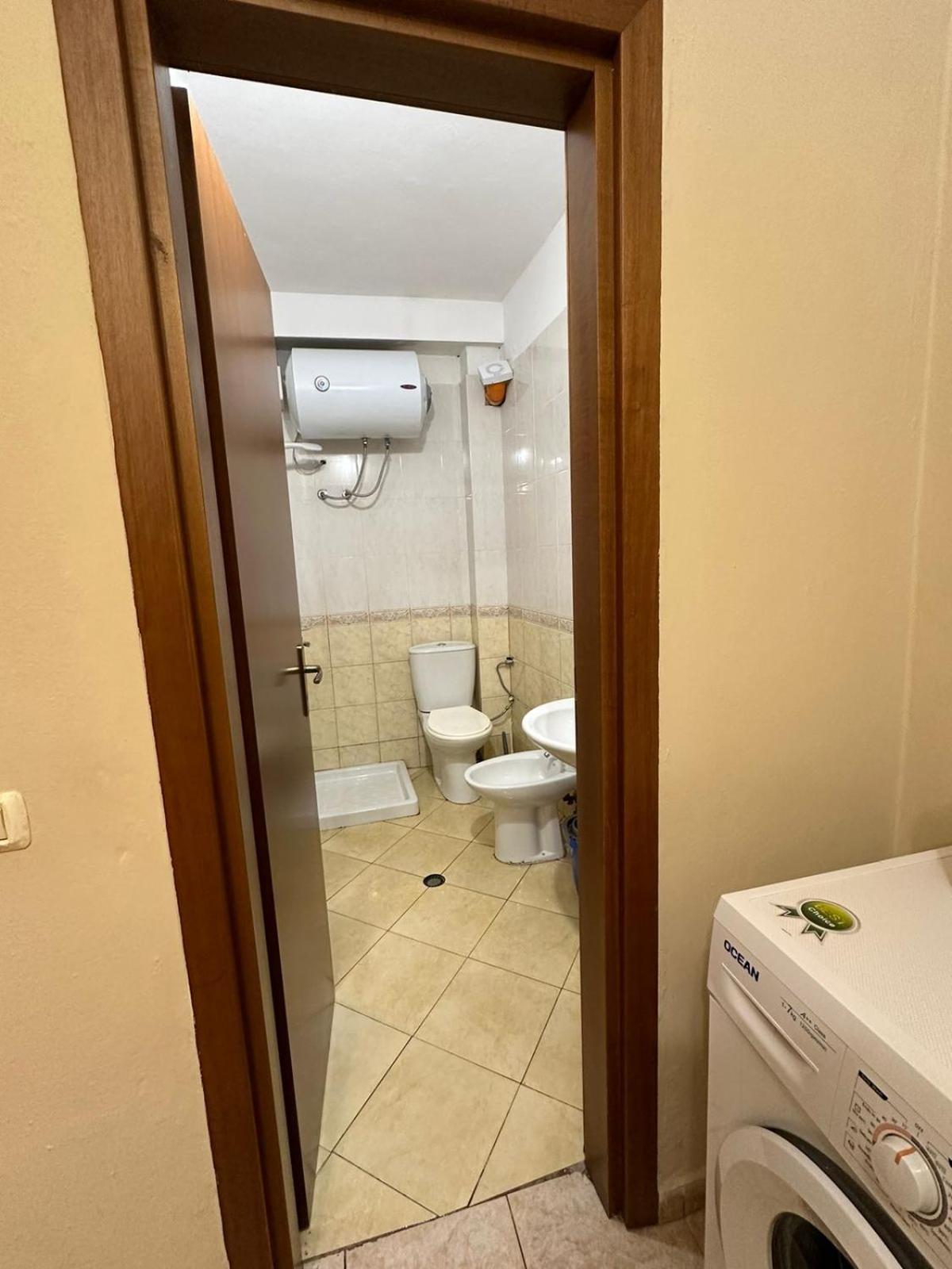 Esar Apartment Durres Bagian luar foto